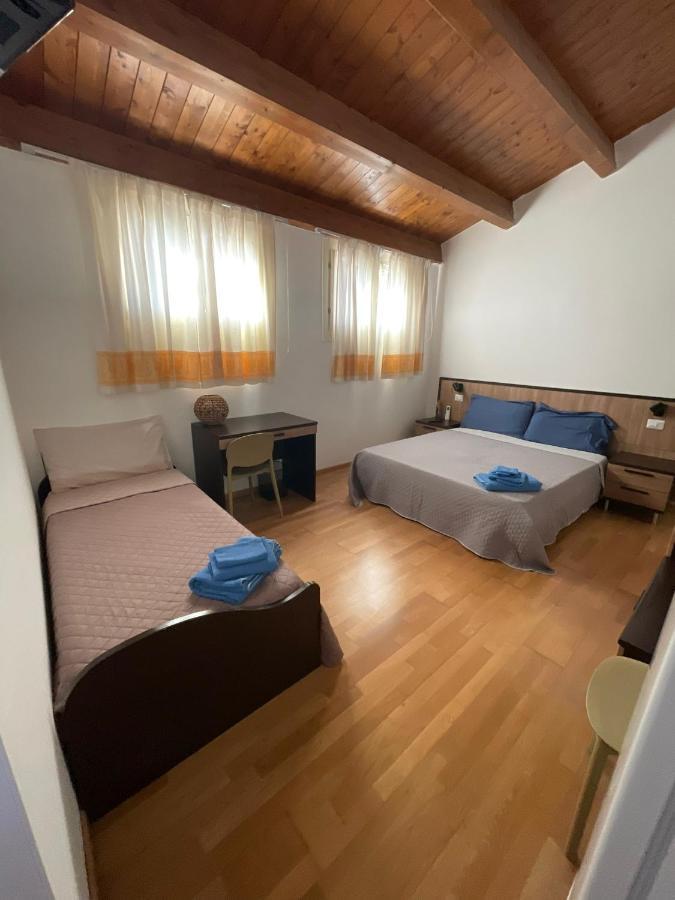 Il Vicoletto Guest House Porto Torres Bagian luar foto